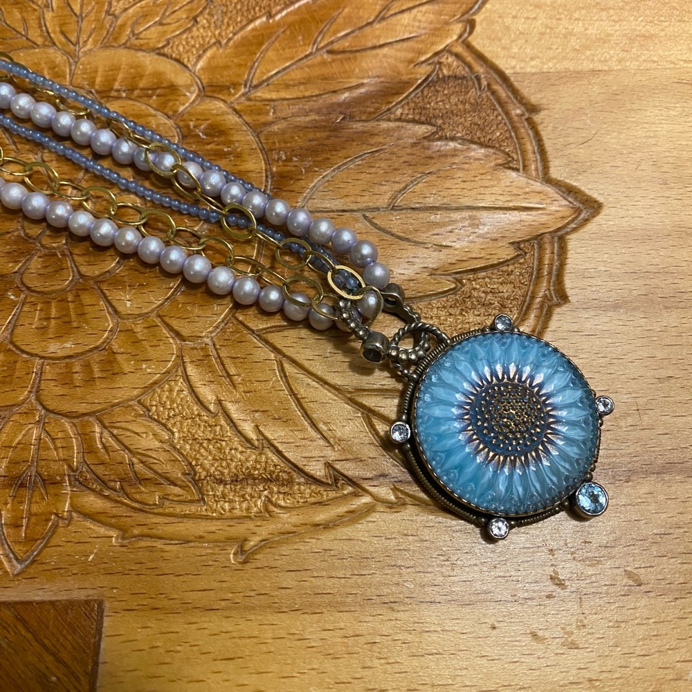 Mars and Valentine Elegant pearl Necklace with Blue Flower sterling and bronze